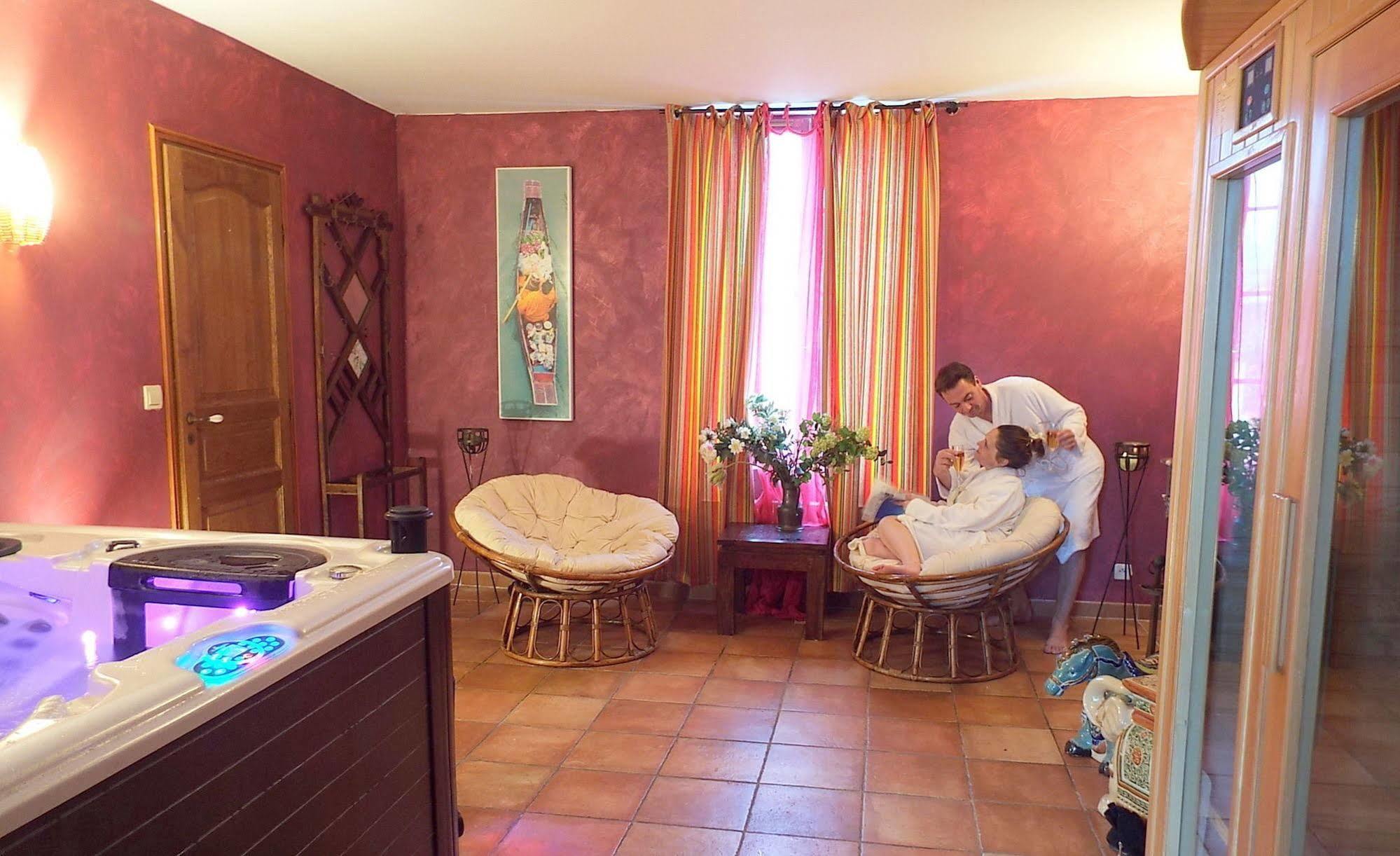 Les Roses De Montherlant Exterior photo